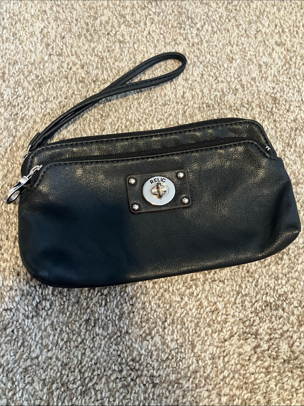 RELIC SYNTHETIC FAUX LEATHER BLACK WRISTLET CLUTCH
